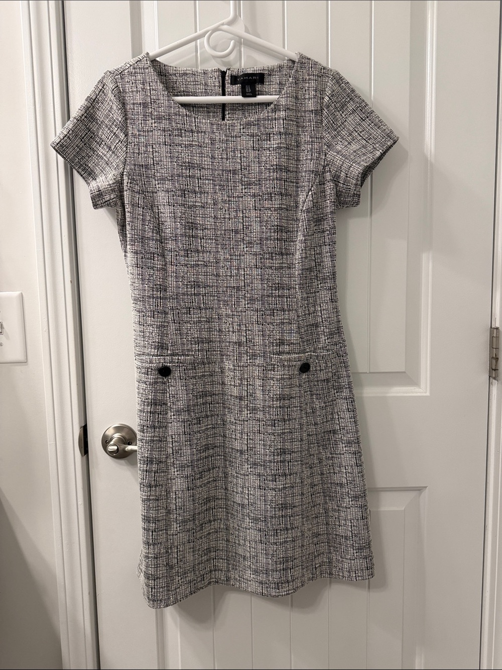 Tahari size 8 Gray Tweed Short-Sleeve Shift Dress